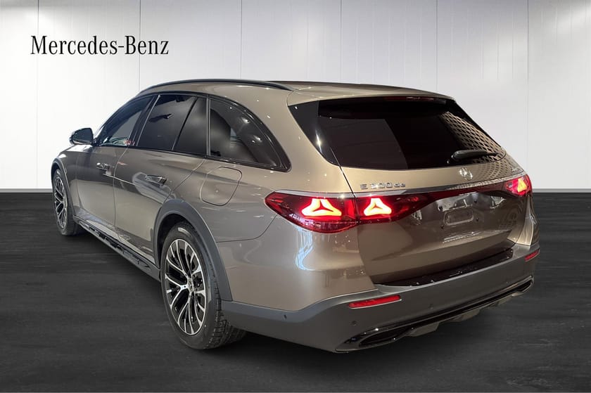 Bild 3 av Mercedes-Benz E 300 d e 4MATIC All-Terrain PREMIUM PLUS