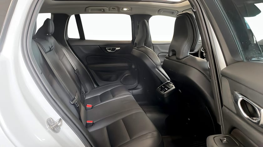 Bild 5 av Volvo V60 Cross Country B4 Inscription/Plus AWD 197Hk /Pano/Blis/Kamera