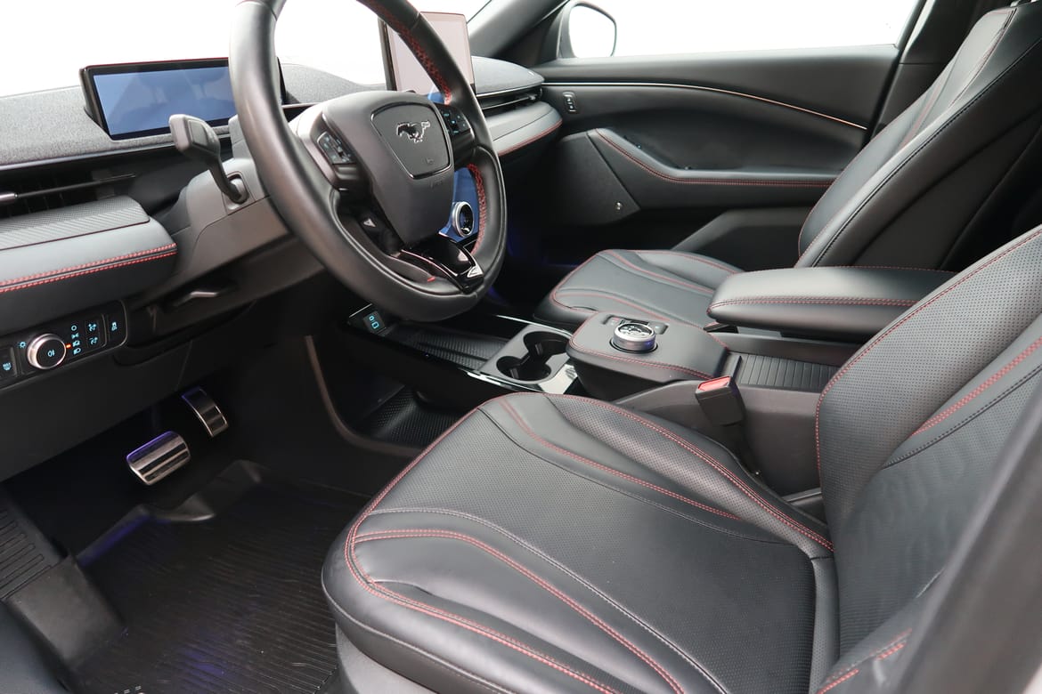 Ford Mustang Mach-E 2022 - miniatyr 5