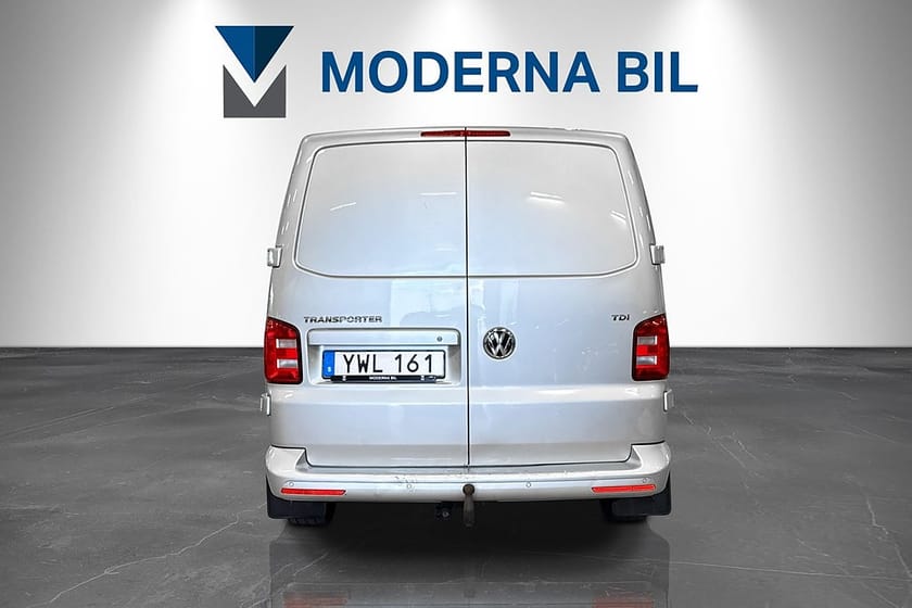 Bild 5 av Volkswagen Transporter Kombi 2.0 TDI 150hk EU6 5-sits Aut Lång D-värm Drag LED