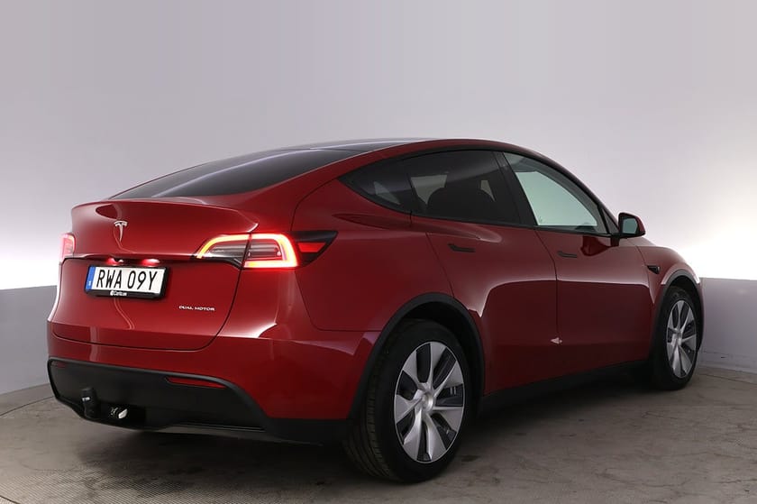 Bild 5 av Tesla Model Y Long Range AWD Autopilot Pano Drag