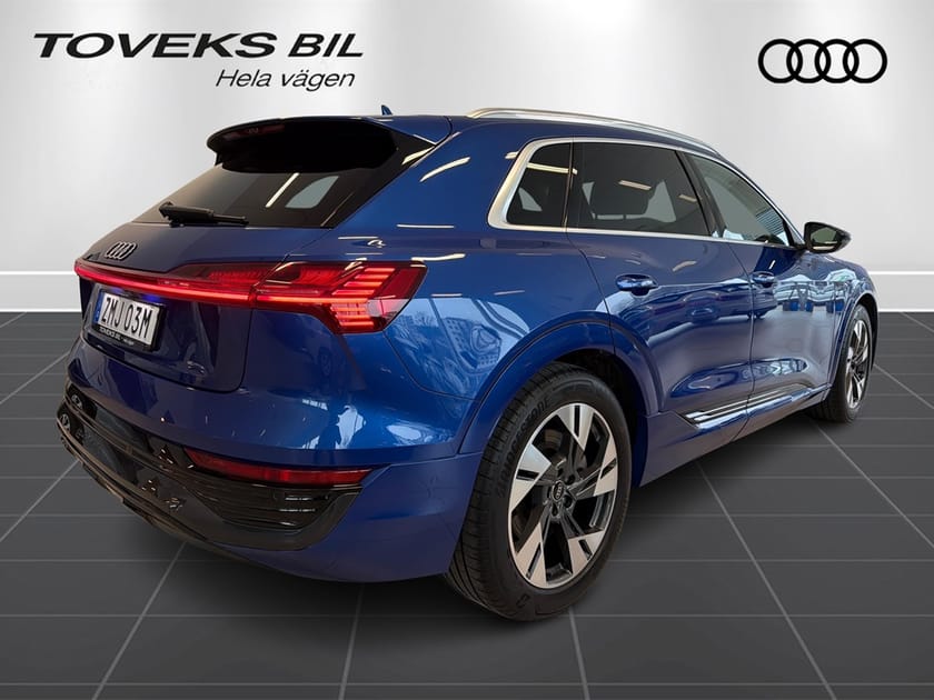 Bild 3 av Audi Q8 50 e-tron quattro 340Hk/Exclusive färg/Pano/360/Head up
