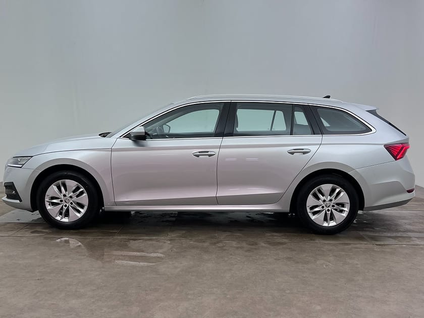 Bild 3 av Škoda Octavia Kombi Skoda 2.0 TDI SCR Ambition Navigation Keyless