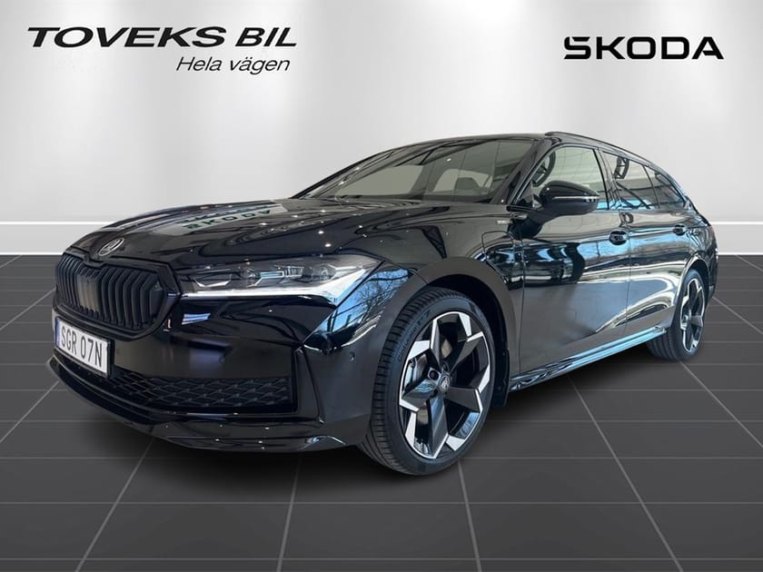 Bild 1 av Škoda Superb iV Kombi Sportline 1,5 TSI 204hk LAGERBIL