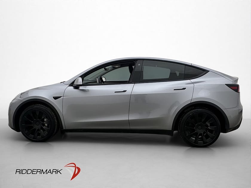 Bild 5 av Tesla Model Y Long Range AWD Svensksåld Autopilot DRAG