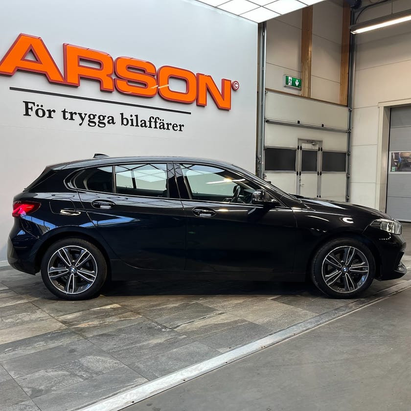 Bild 3 av BMW 118i Steptronic Sport line Värmare Rattvärme Led 140hk