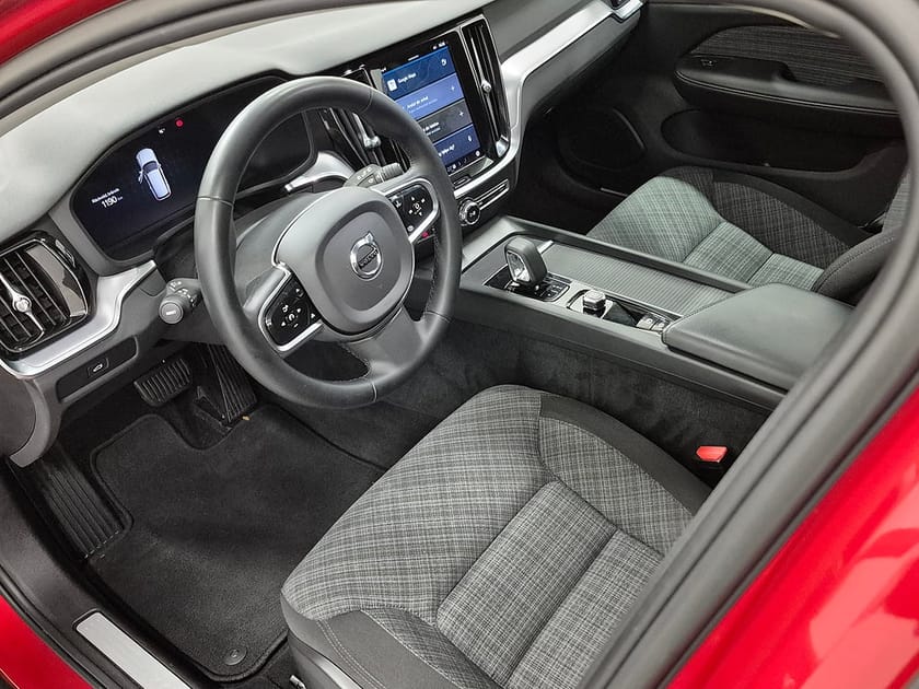 Bild 2 av Volvo V60 Cross Country B4 MILDHYBRID AWD 190HK 4x4 Core