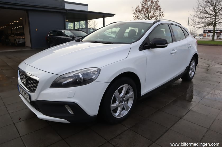 Bild 2 av Volvo V40 Cross Country D3 2.0 FWD 150hk Aut Momentum Drag Svensksåld