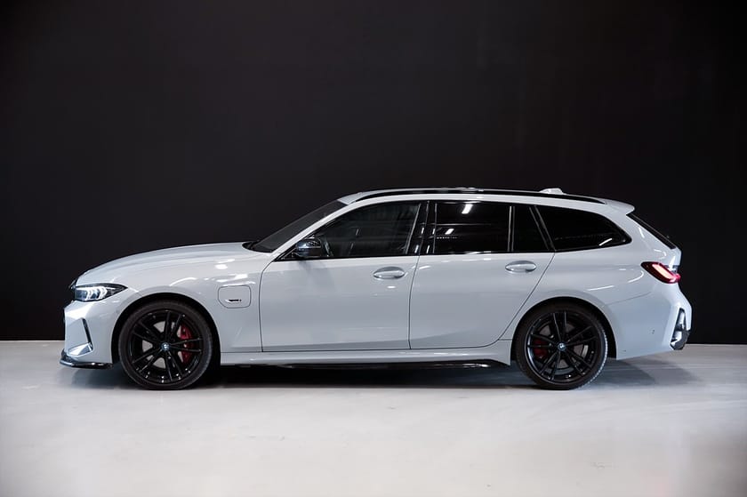 Bild 3 av BMW 330e xDrive Touring Steptronic, 292hk, 2023