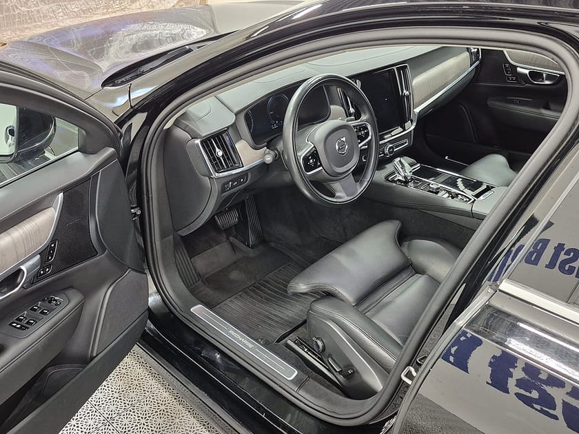 Bild 2 av Volvo V90 T8 Recharge Inscription plug in AWD 392HK 4x4 Läder