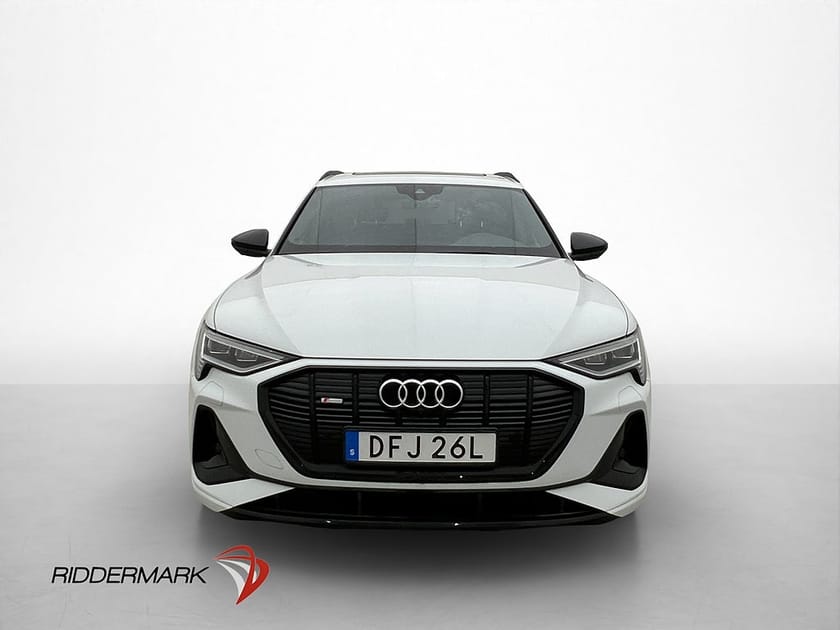 Bild 3 av Audi e-tron 55 quattro S Line Cockpit 360° Pano B&O Drag