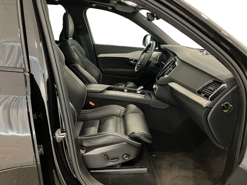 Bild 4 av Volvo XC90 7-seater T8 Ultra Dark Edition | Drag | B&W | HUD | 360° | Luftfjädring |
