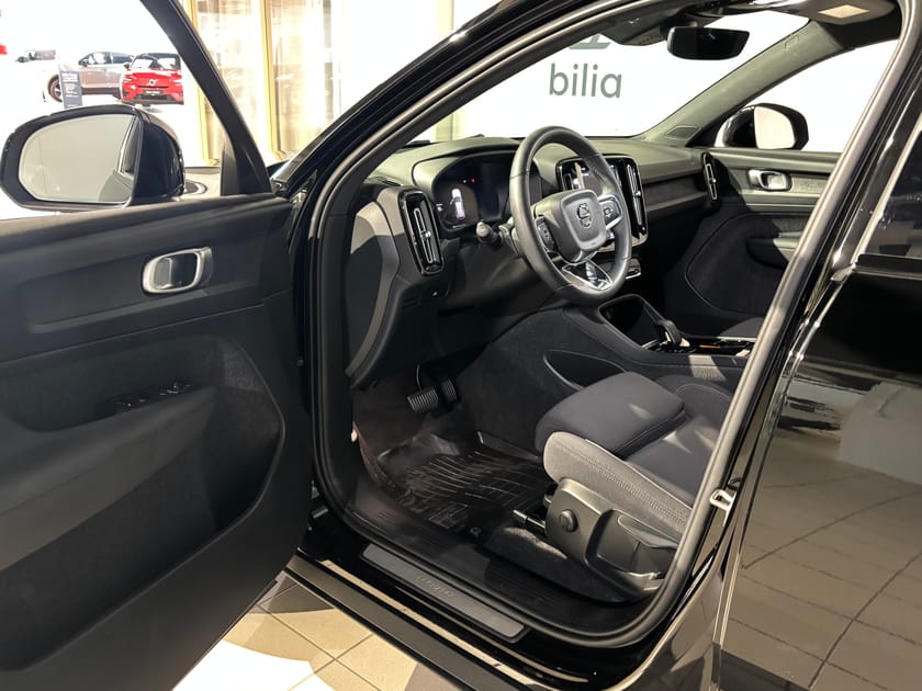 Bild 4 av Volvo XC40 Recharge Single Motor Core Edition | Ränta 2,95%* | Dragkrok |