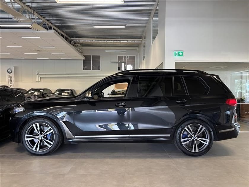 Bild 3 av BMW X7 M50i xDrive M-Sport Drag Laser H K