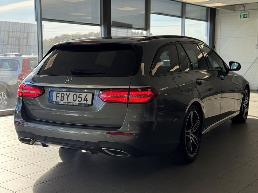 Bild 3 av Mercedes-Benz E 220 T d E220 AMG Night Burmeister 360° Drag