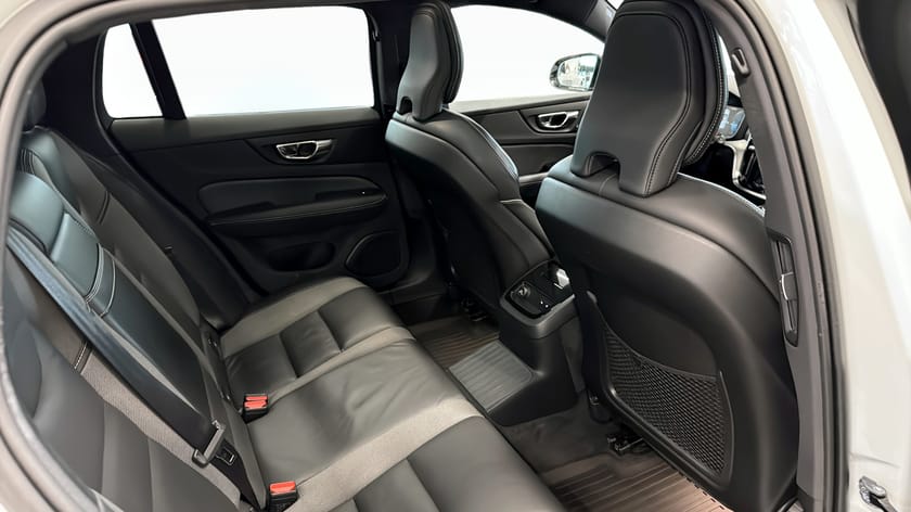 Bild 5 av Volvo V60 T6 TWIN ENGINE R-DESIGN | DRAG