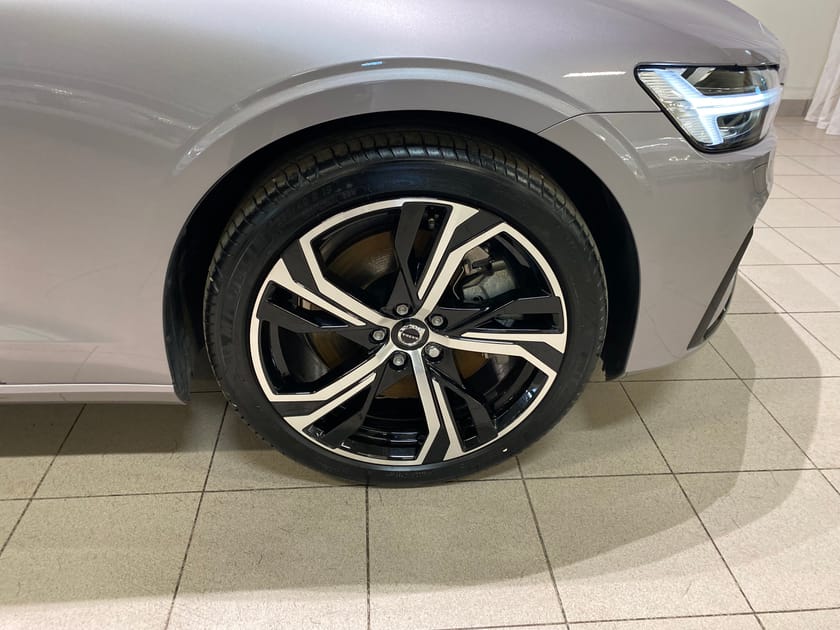 Bild 3 av Volvo V60 T6 Plus Dark Nordic Edition