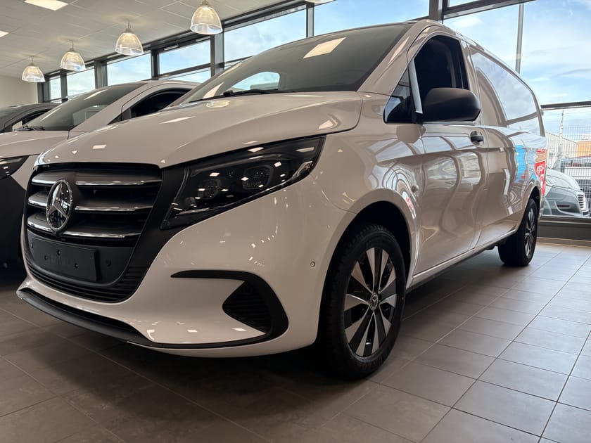 Bild 1 av Mercedes-Benz Vito 116 CDI 4x4 2.8t SKÅP LÅNG SELECT