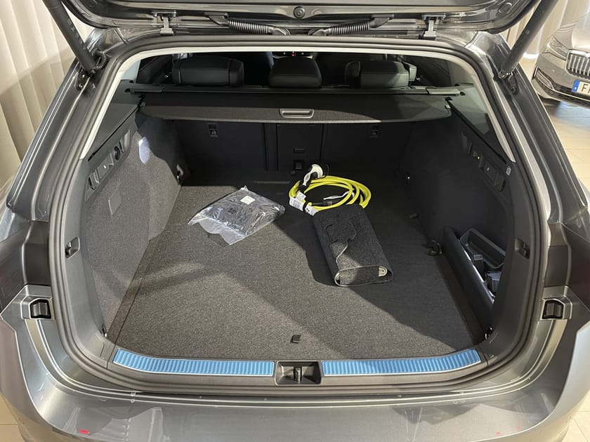 Bild 5 av Škoda Superb iV Kombi COMBI L&K 1,5 TSI 204 HK DSG, Drag
