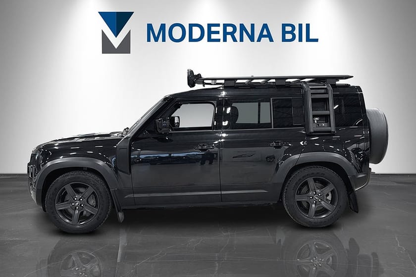 Bild 3 av Land Rover Defender P400e PHEV X-Dynamic Black Pack Moms Luftfjädring Pano