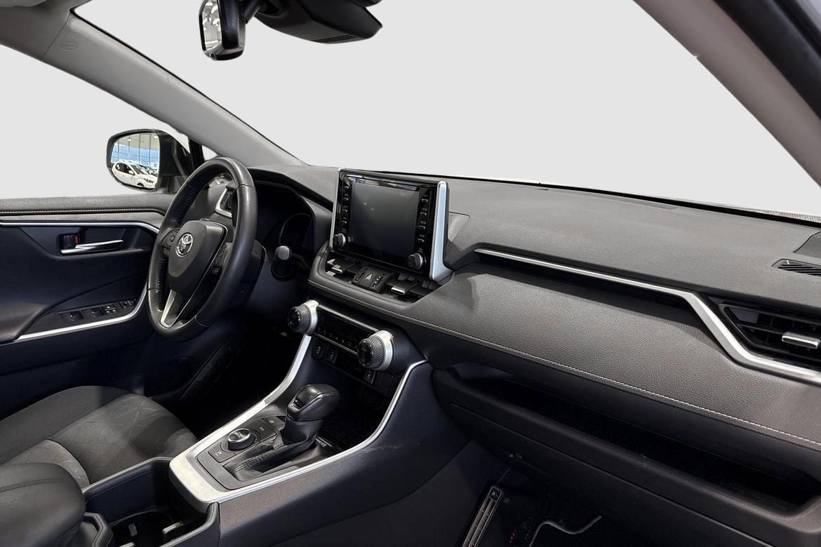 9 / 13
