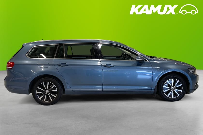 Bild 2 av Volkswagen Passat Sportscombi 2.0 TDI DPF SCR Manual 150hp Backkamera Värmare P-sensorer