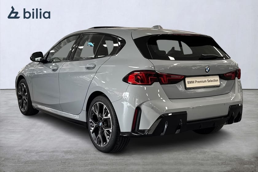 Bild 2 av BMW 120 M-Sport | Panorama | Backkamera | Rattvärme