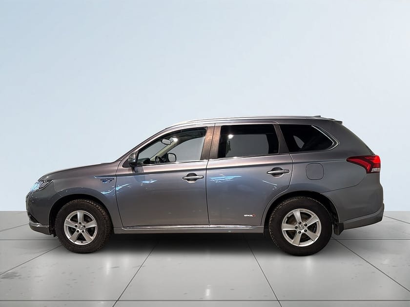 Bild 4 av Mitsubishi Outlander PHEV Business 360° Pvärm Drag Skinn Elbaklucka MoK SoV