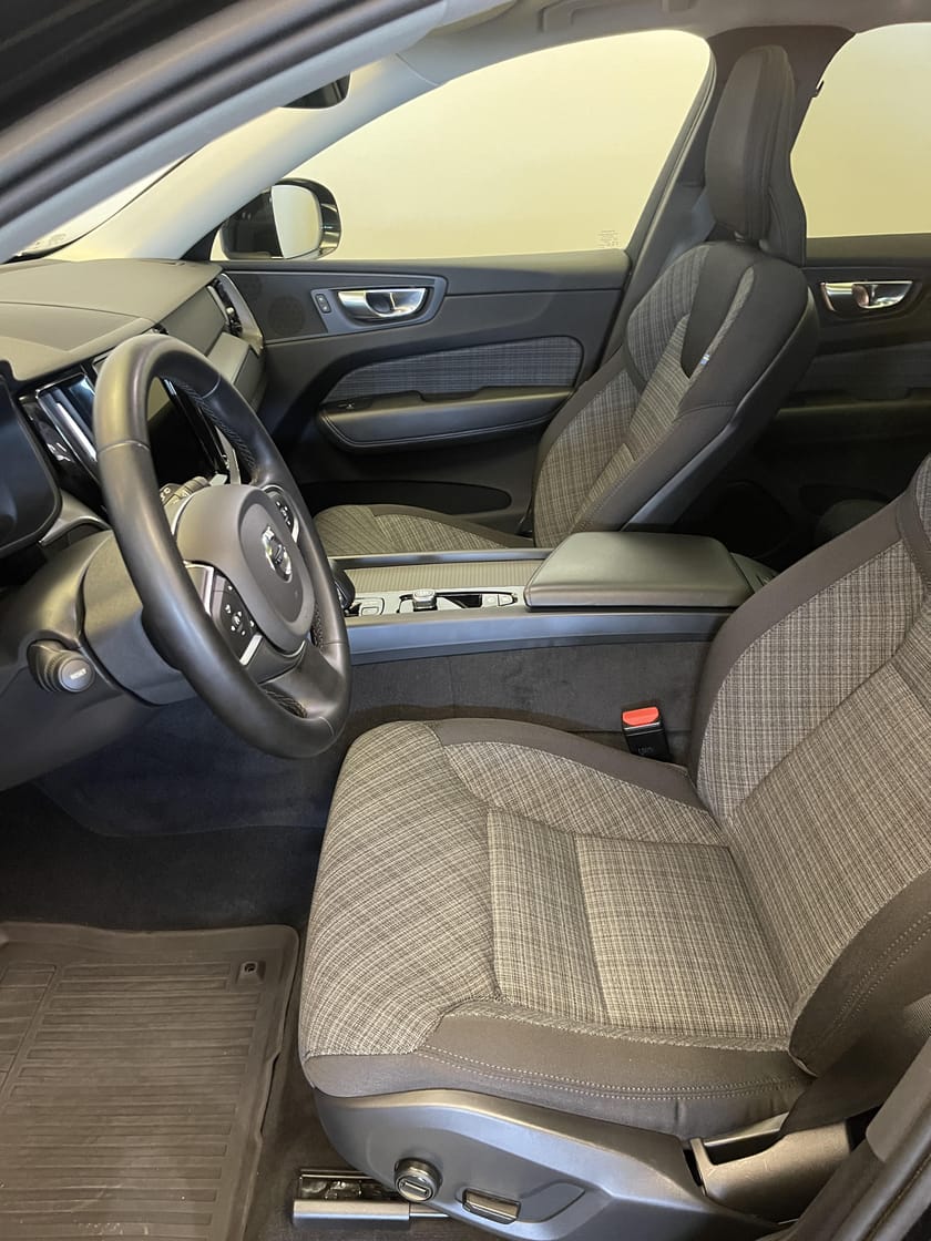 Bild 5 av Volvo XC60 Recharge T6 Core Bright / Dragkrok / Navigation / Backkamera /