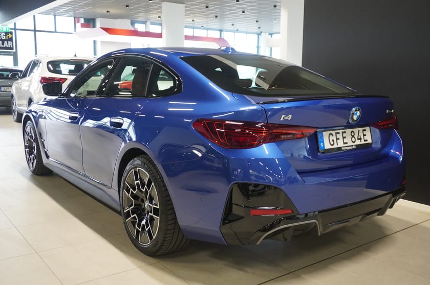 Bild 3 av BMW i4 eDrive40 Gran Coupé Elbil M Sport Active Edition M Sport Pro Drag hk Innovation Driving Ass Professional Parking Ass Plus Komfortöppning