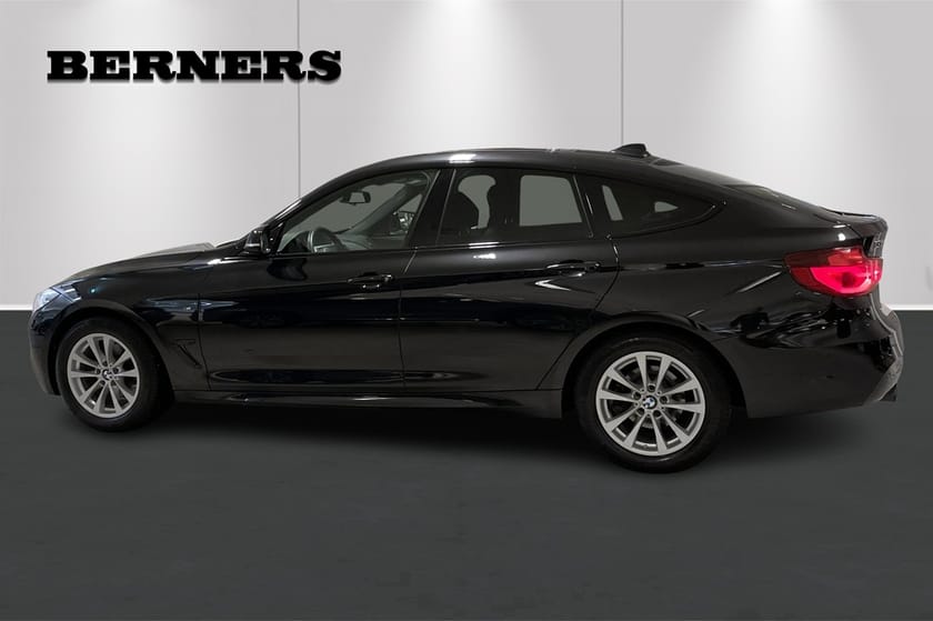 Bild 2 av BMW 320d xDrive GT / Panorama / Head up / M sport /