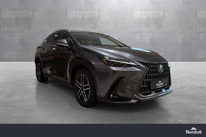 Bilde 3 av Lexus NX 450h+ Executive Tech / Firehjulstrekk / Skinn