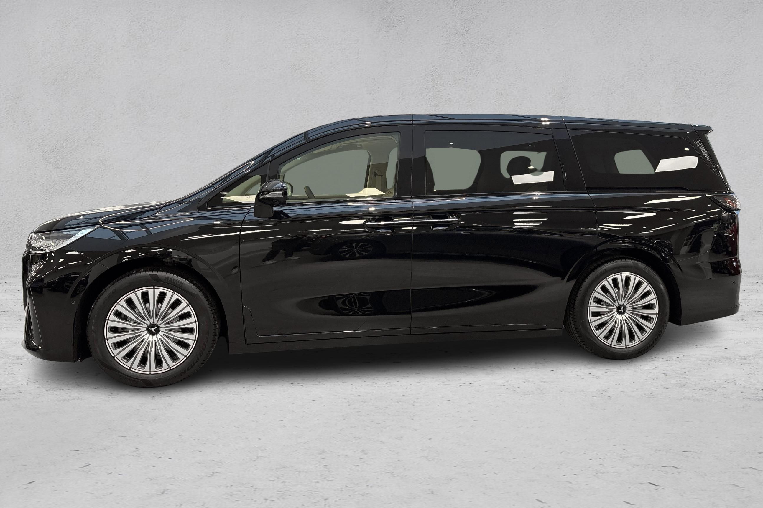 Thumnail bilde 1 av Voyah Dream