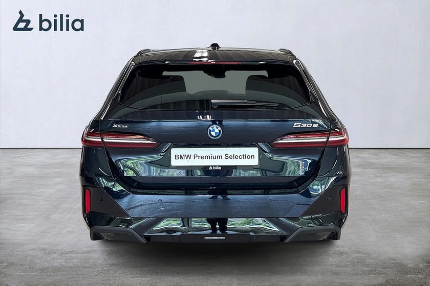 Bild 4 av BMW 530e xDrive Touring M-Sport | DEMOBIL | Aktiv farth. | Drag | B&W
