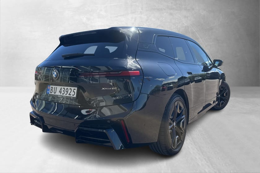 Bilde 3 av BMW iX xDrive60 60 SuperCharged, Msport, Luftfjæring, SoftClose, B&W++