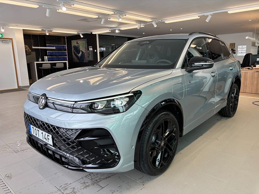 Bild 1 av Volkswagen Tiguan eHybrid R-Line-Edition BLACK STYLE LEV 4395kr/mån