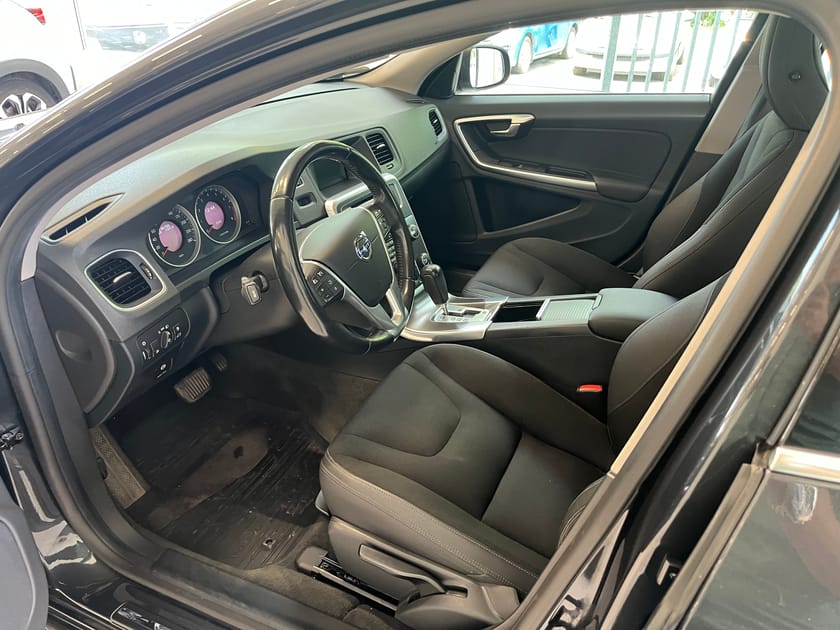 Bild 5 av Volvo V60 T4 Momentum Aut
