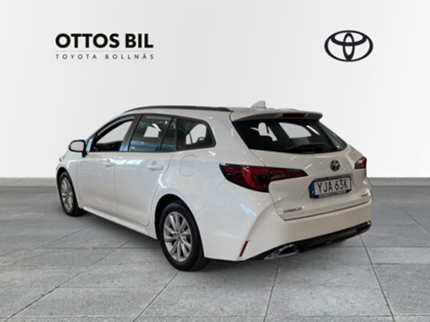 Bild 2 av Toyota Corolla Touring Sports Hybrid 1.8 e-CVT, 140hk - Active / V-hjul