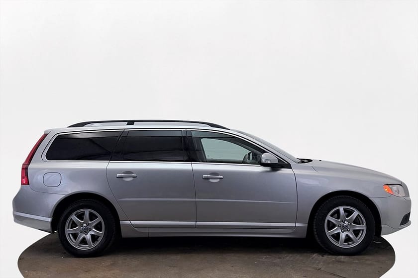 Bild 5 av Volvo V70 2.4D Momentum Aut Delläder Värmare P-Sens MOMS 175hk
