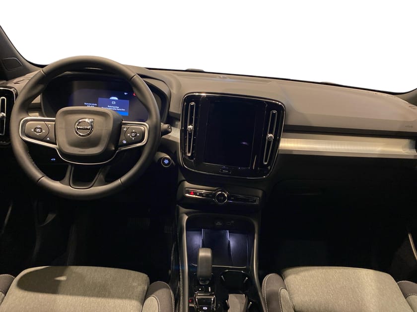 Bild 5 av Volvo XC40 B4 FWD Bensin Plus Dark