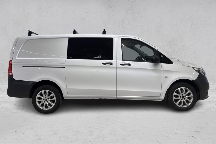 Bilde 4 av Mercedes-Benz Vito 119 BlueTEC 4x4 3.2t 119CDI 190HK / 4Matic / Webasto / Skinn / 3 seter