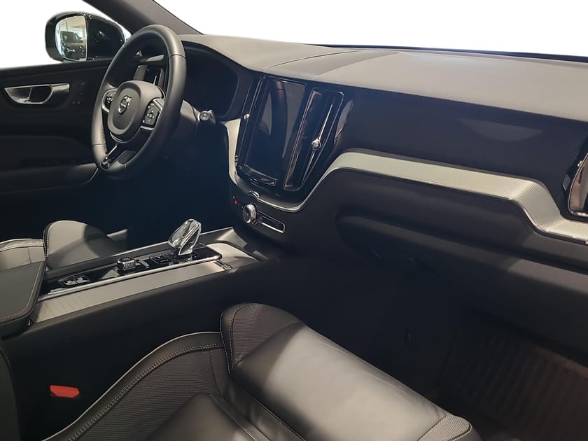 Bild 4 av Volvo XC60 T6 Plus Black Nordic Edition