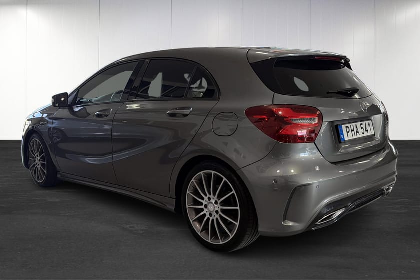 Bild 4 av Mercedes-Benz A 200 d Harman Kardon / El-Stolar / KEYLESS