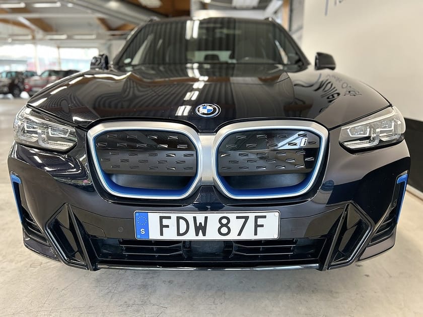 Bild 2 av BMW iX3 M-Sport 80 kWh 286hk Drag Nav Värmare Panorama