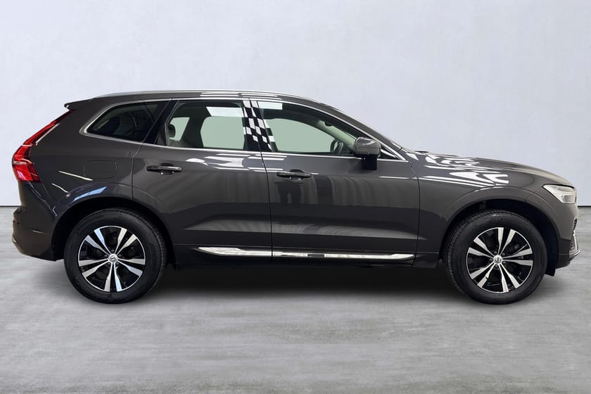 Bild 3 av Volvo XC60 Recharge T6 Core Edition (Drag, Pano, Kamera)