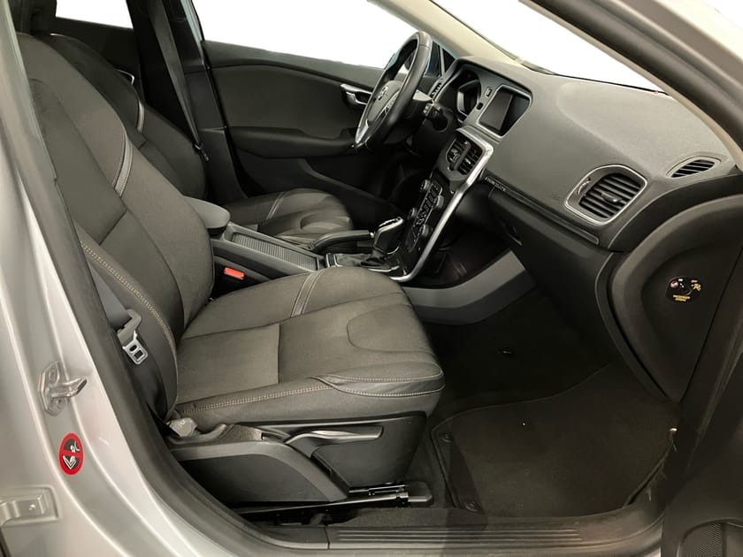 Bild 4 av Volvo V40 Cross Country D3 Business Advanced |  Programbar bränslevärmare