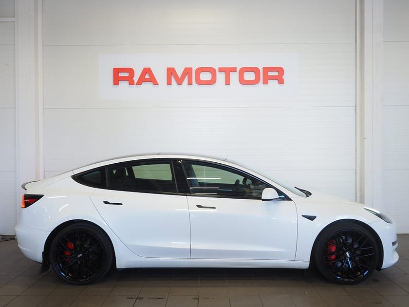 Bild 4 av Tesla Model 3 Performance 510hk AWD | Panorama | Navi