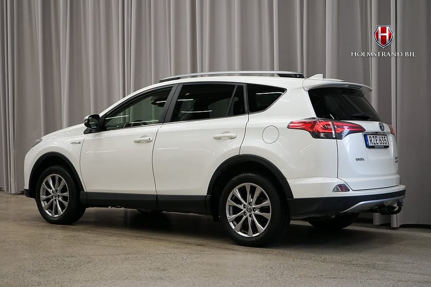 Bild 4 av Toyota RAV4 Hybrid 2.5 AWD Executive Drag Kamera Rattvärme Läder