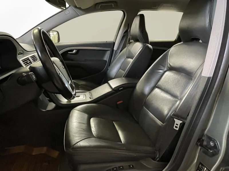 Bild 11 av 14 – Volvo XC70 D5 AWD Summum