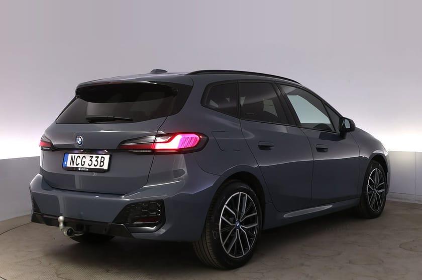 Bild 5 av BMW 225e xDrive Active Tourer M-Sport Drag BLIS Kamera